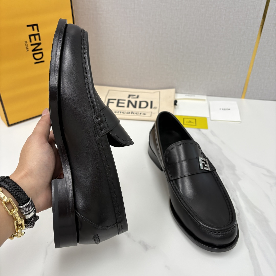 💋💍FD新品 fend* 芬-迪 O’Lock乐福鞋皮鞋 官方 9,600 采用进口牛皮/FF提花布 💋💍FD新品 fend* 芬-迪 O’Lock乐福鞋皮鞋 官方 9,600 采用进口牛皮/FF提花布