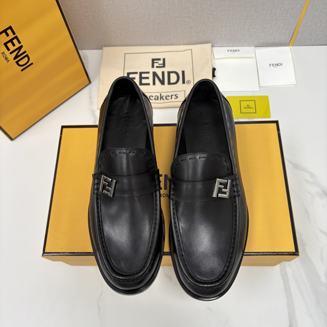 💋💍FD新品 fend* 芬-迪 O’Lock乐福鞋皮鞋 官方  9,600  采用进口牛皮/FF提花布