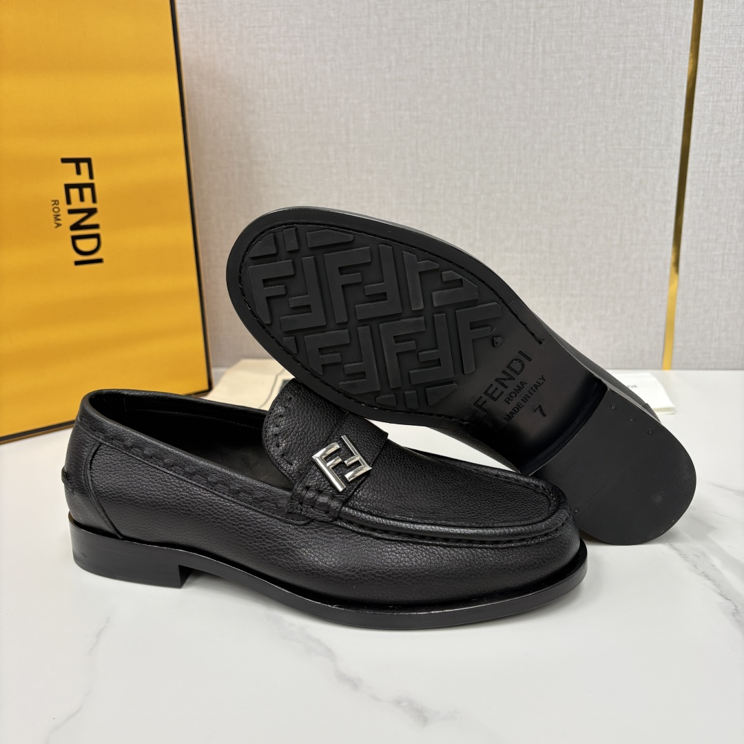 💋💍FD新品 fend* 芬-迪 O’Lock乐福鞋皮鞋 官方  9,600  采用进口牛皮/FF提花布