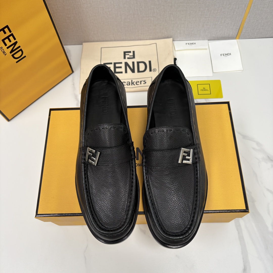 💋💍FD新品 fend* 芬-迪 O’Lock乐福鞋皮鞋 官方  9,600  采用进口牛皮/FF提花布