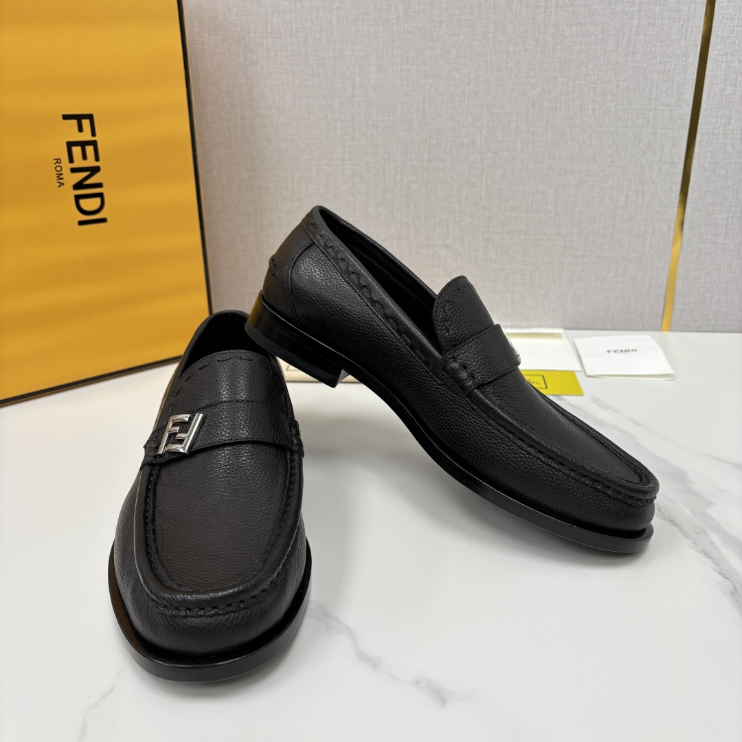 💋💍FD新品 fend* 芬-迪 O’Lock乐福鞋皮鞋 官方  9,600  采用进口牛皮/FF提花布