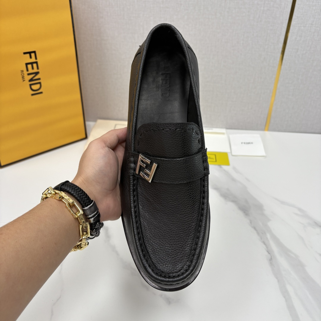 💋💍FD新品 fend* 芬-迪 O’Lock乐福鞋皮鞋 官方  9,600  采用进口牛皮/FF提花布