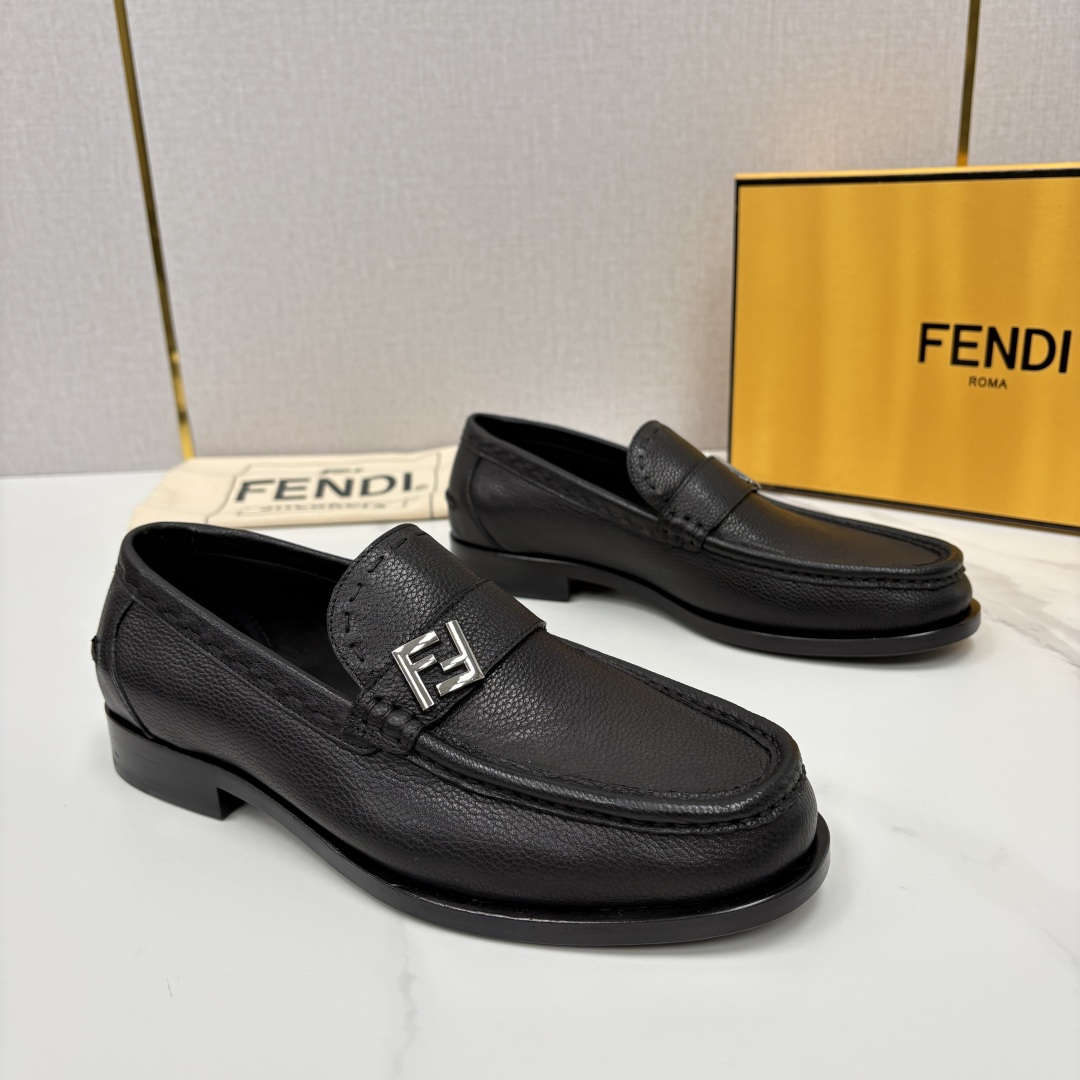 💋💍FD新品 fend* 芬-迪 O’Lock乐福鞋皮鞋 官方  9,600  采用进口牛皮/FF提花布