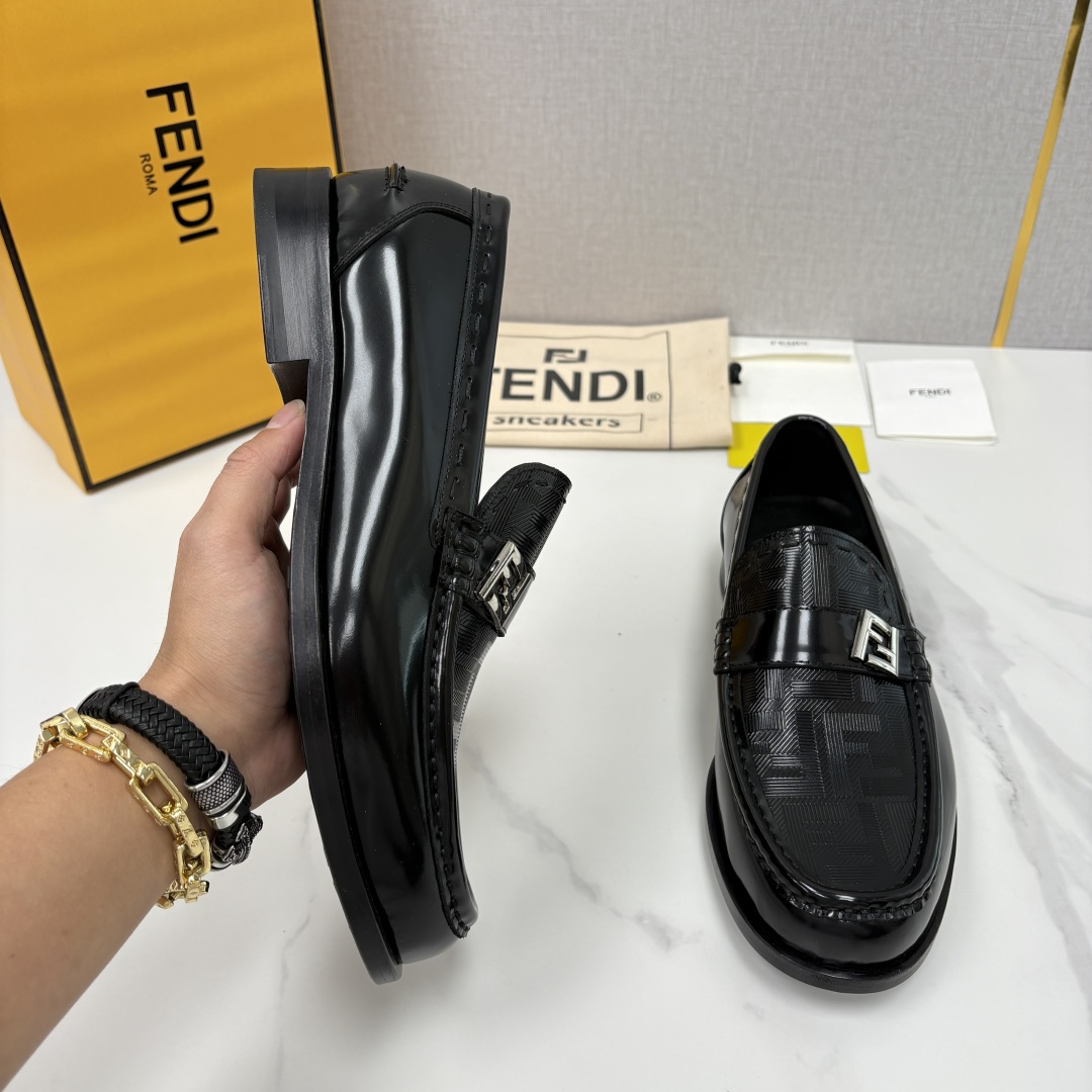 💋💍FD新品 fend* 芬-迪 O’Lock乐福鞋皮鞋 官方 9,600 采用进口牛皮/FF提花布 💋💍FD新品 fend* 芬-迪 O’Lock乐福鞋皮鞋 官方 9,600 采用进口牛皮/FF提花布