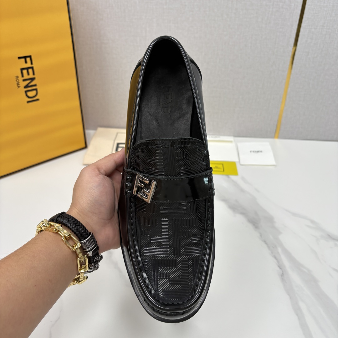 💋💍FD新品 fend* 芬-迪 O’Lock乐福鞋皮鞋 官方 9,600 采用进口牛皮/FF提花布 💋💍FD新品 fend* 芬-迪 O’Lock乐福鞋皮鞋 官方 9,600 采用进口牛皮/FF提花布
