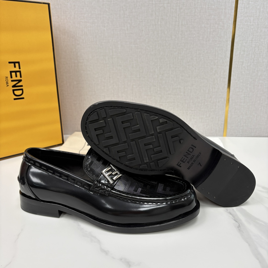 💋💍FD新品 fend* 芬-迪 O’Lock乐福鞋皮鞋 官方 9,600 采用进口牛皮/FF提花布 💋💍FD新品 fend* 芬-迪 O’Lock乐福鞋皮鞋 官方 9,600 采用进口牛皮/FF提花布