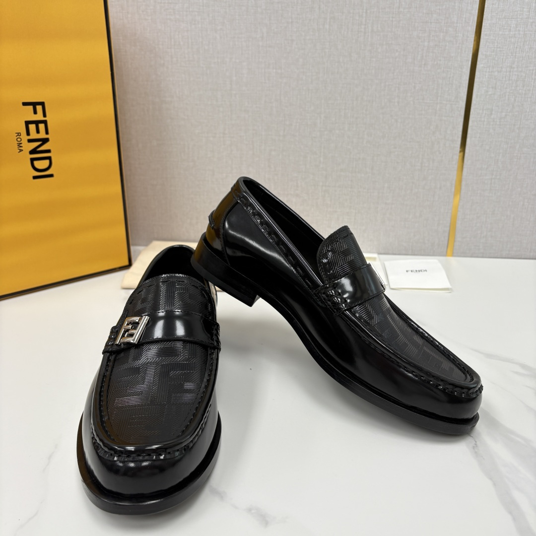 💋💍FD新品 fend* 芬-迪 O’Lock乐福鞋皮鞋 官方 9,600 采用进口牛皮/FF提花布 💋💍FD新品 fend* 芬-迪 O’Lock乐福鞋皮鞋 官方 9,600 采用进口牛皮/FF提花布