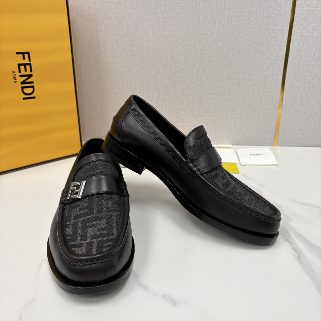 💋💍FD新品 fend* 芬-迪 O’Lock乐福鞋皮鞋 官方 9,600 采用进口牛皮/FF提花布 💋💍FD新品 fend* 芬-迪 O’Lock乐福鞋皮鞋 官方 9,600 采用进口牛皮/FF提花布