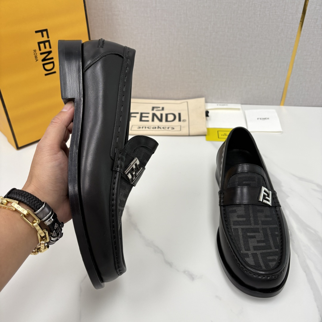 💋💍FD新品 fend* 芬-迪 O’Lock乐福鞋皮鞋 官方 9,600 采用进口牛皮/FF提花布 💋💍FD新品 fend* 芬-迪 O’Lock乐福鞋皮鞋 官方 9,600 采用进口牛皮/FF提花布