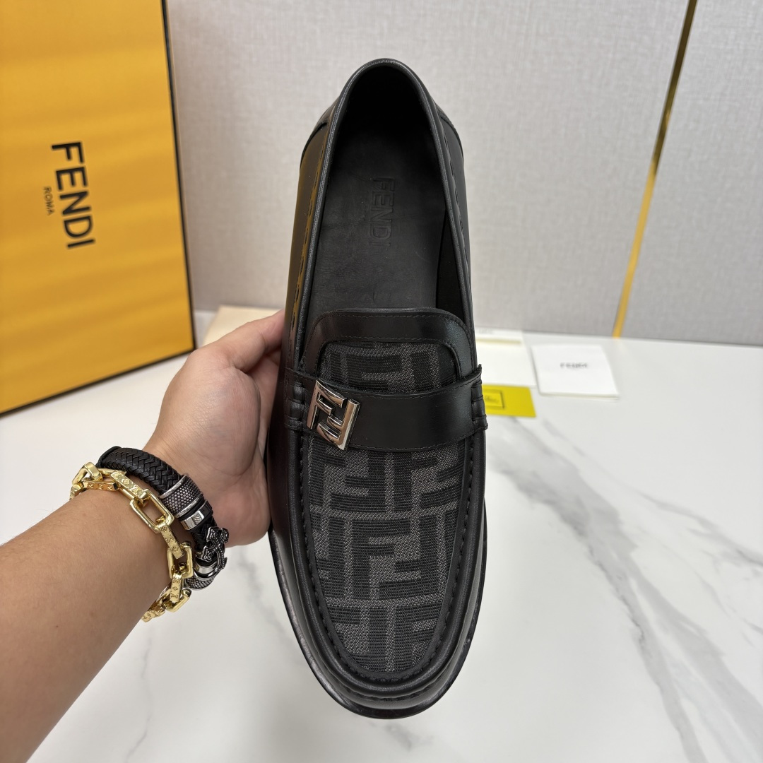 💋💍FD新品 fend* 芬-迪 O’Lock乐福鞋皮鞋 官方 9,600 采用进口牛皮/FF提花布 💋💍FD新品 fend* 芬-迪 O’Lock乐福鞋皮鞋 官方 9,600 采用进口牛皮/FF提花布