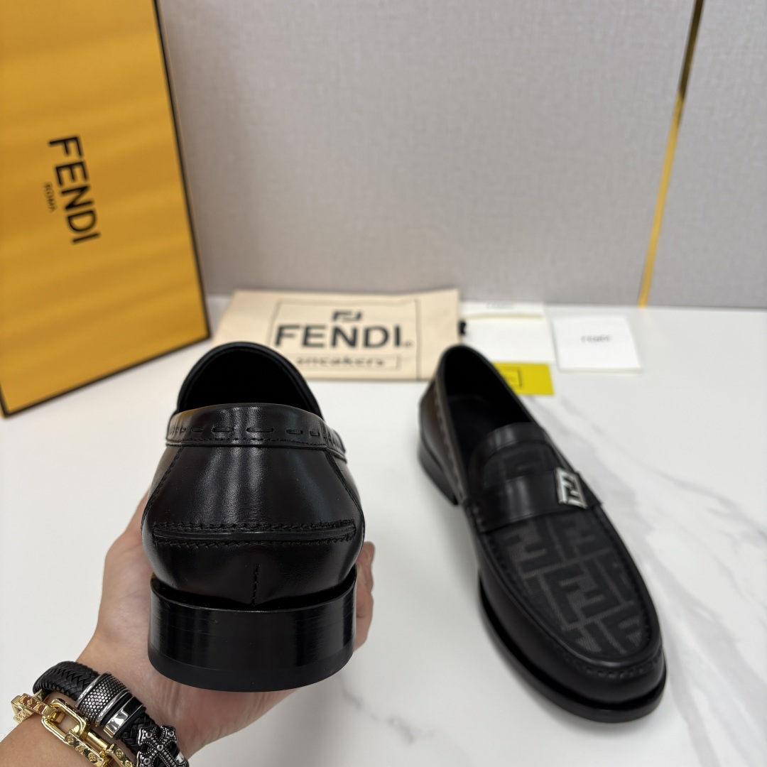 💋💍FD新品 fend* 芬-迪 O’Lock乐福鞋皮鞋 官方 9,600 采用进口牛皮/FF提花布 💋💍FD新品 fend* 芬-迪 O’Lock乐福鞋皮鞋 官方 9,600 采用进口牛皮/FF提花布