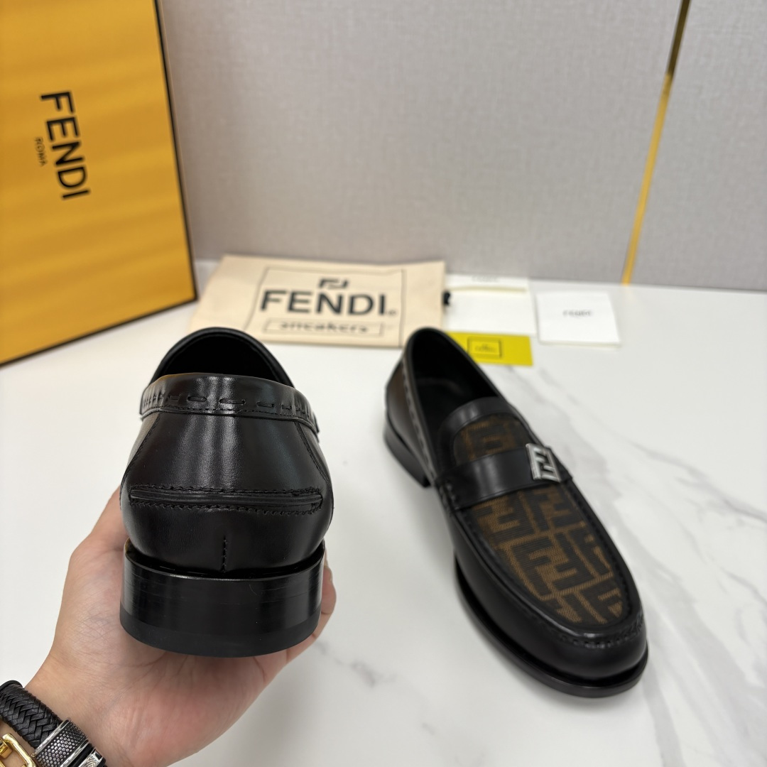 💋💍FD新品 fend* 芬-迪 O’Lock乐福鞋皮鞋 官方 9,600 采用进口牛皮/FF提花布 💋💍FD新品 fend* 芬-迪 O’Lock乐福鞋皮鞋 官方 9,600 采用进口牛皮/FF提花布