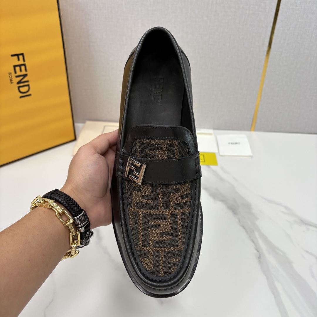 💋💍FD新品 fend* 芬-迪 O’Lock乐福鞋皮鞋 官方 9,600 采用进口牛皮/FF提花布 💋💍FD新品 fend* 芬-迪 O’Lock乐福鞋皮鞋 官方 9,600 采用进口牛皮/FF提花布