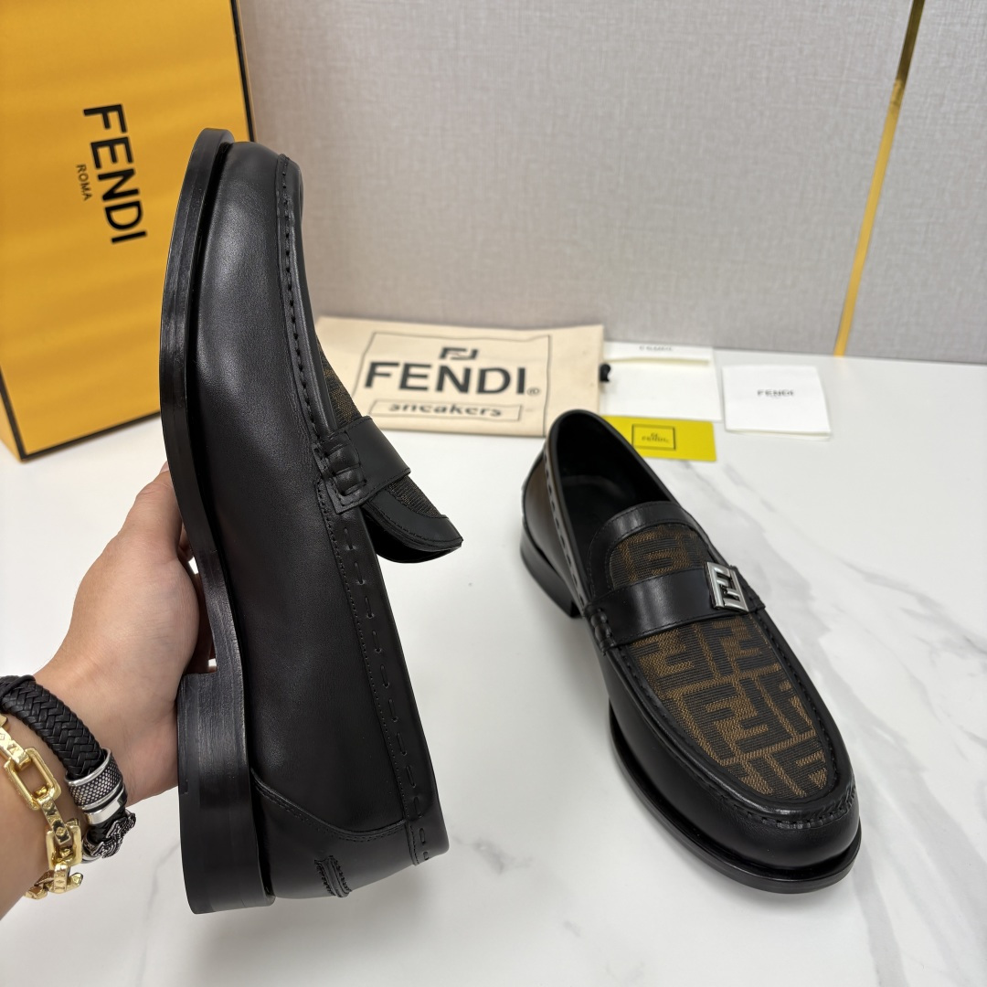 💋💍FD新品 fend* 芬-迪 O’Lock乐福鞋皮鞋 官方 9,600 采用进口牛皮/FF提花布 💋💍FD新品 fend* 芬-迪 O’Lock乐福鞋皮鞋 官方 9,600 采用进口牛皮/FF提花布