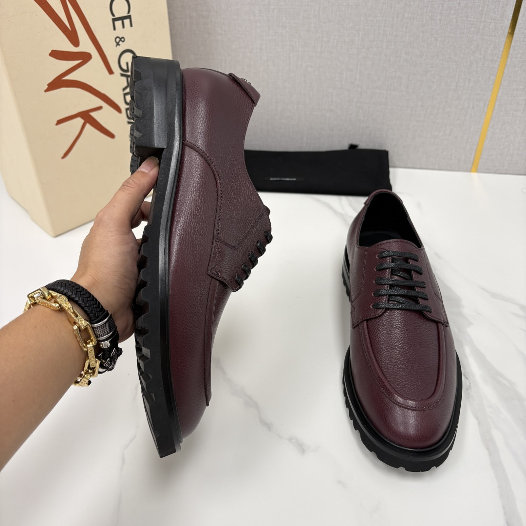 💋💍DG家新品   杜嘉-班纳 Dolce&Gabban* 男士正装鞋厚底鞋     这款乐福鞋皮鞋是把