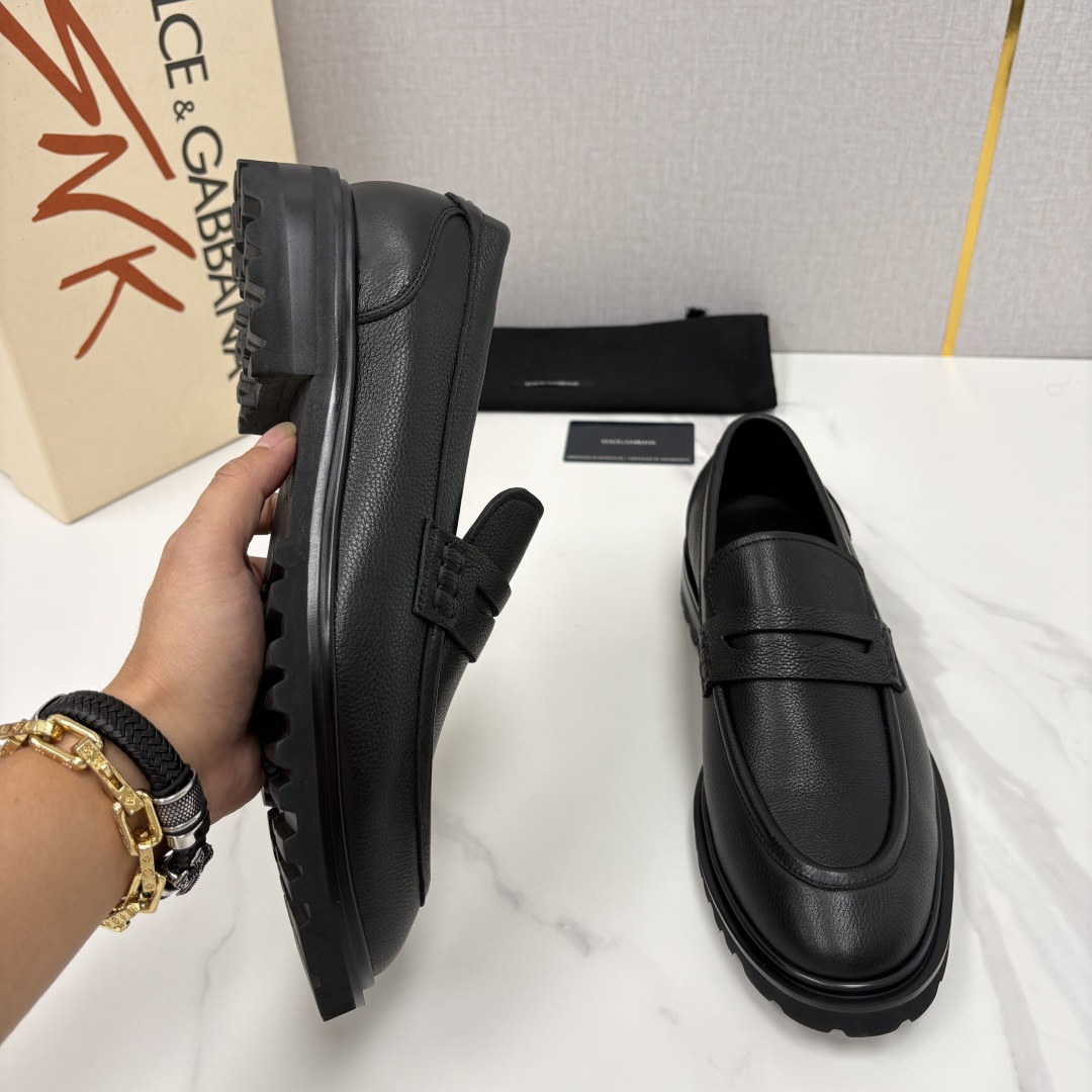 💋💍DG家新品   杜嘉-班纳 Dolce&Gabban* 男士正装鞋厚底鞋     这款乐福鞋皮鞋是把