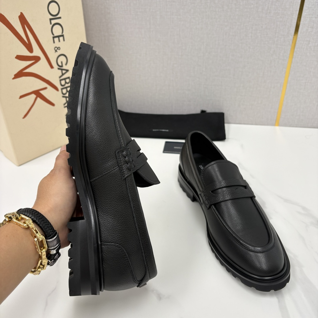 💋💍DG家新品   杜嘉-班纳 Dolce&Gabban* 男士正装鞋厚底鞋     这款乐福鞋皮鞋是把