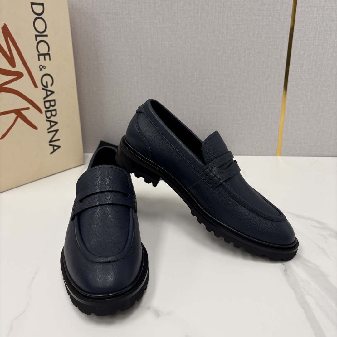 💋💍DG家新品   杜嘉-班纳 Dolce&Gabban* 男士正装鞋厚底鞋     这款乐福鞋皮鞋是把