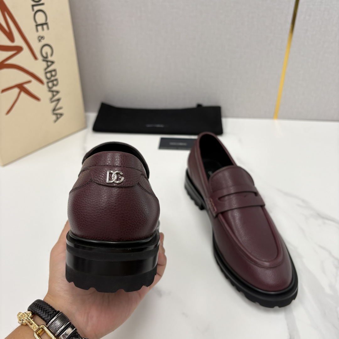 💋💍DG家新品   杜嘉-班纳 Dolce&Gabban* 男士正装鞋厚底鞋     这款乐福鞋皮鞋是把