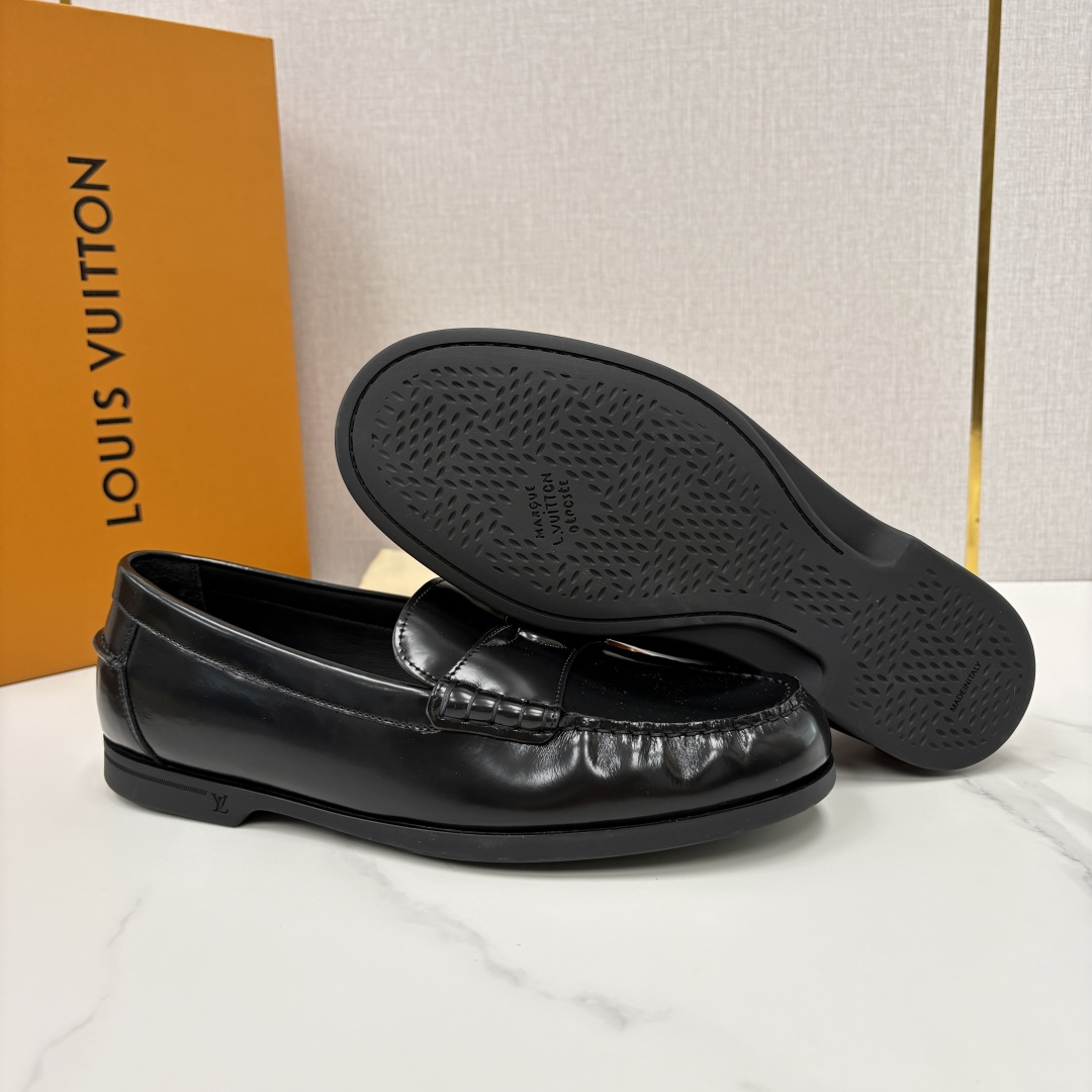 💋💍L 家新品 LOU*S  VUITTO*  新品男士休闲乐福鞋    甄选进口开边珠牛皮/反绒牛皮制