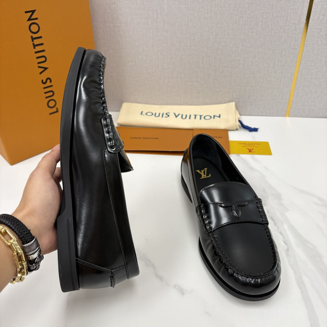 💋💍L 家新品 LOU*S  VUITTO*  新品男士休闲乐福鞋    甄选进口开边珠牛皮/反绒牛皮制