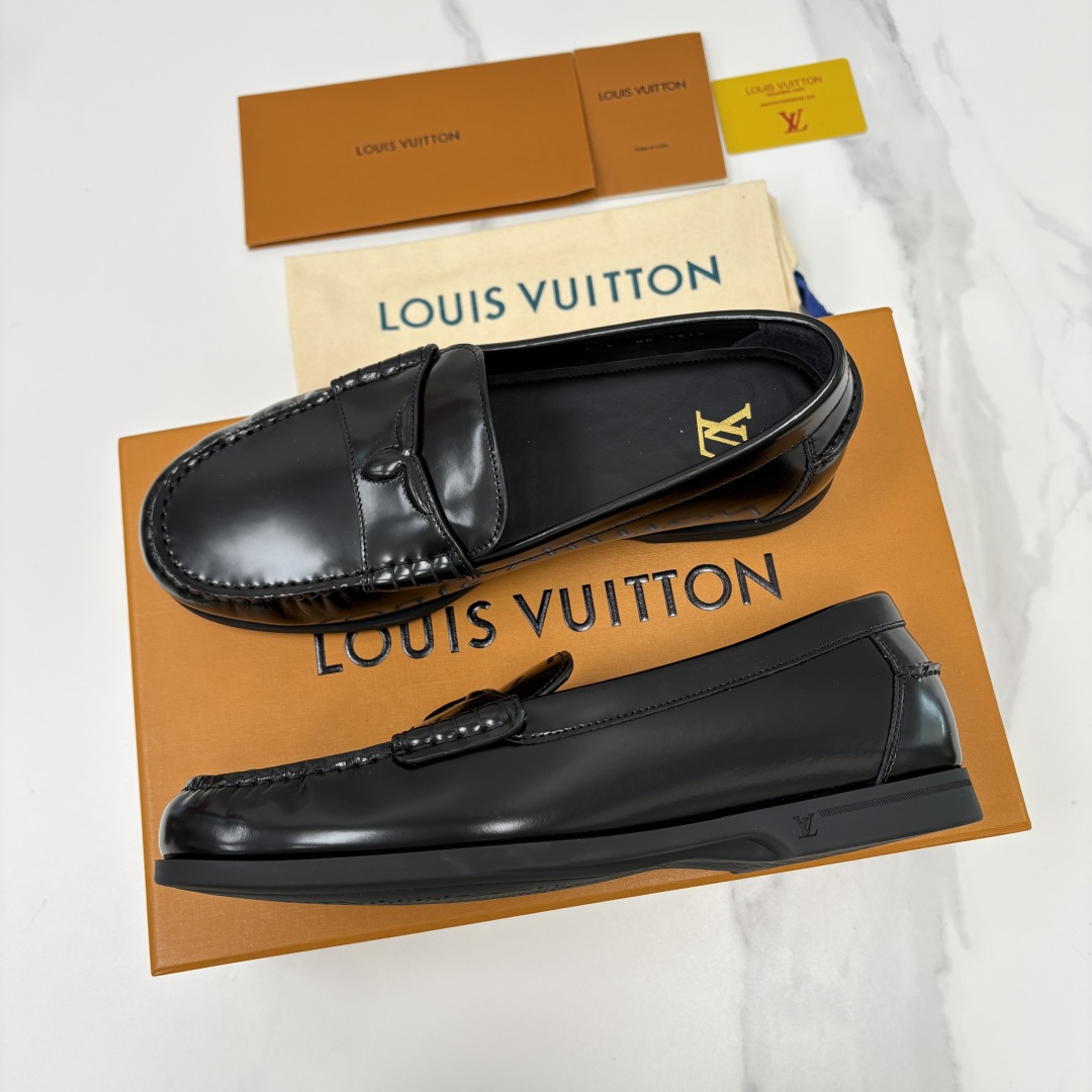 💋💍L 家新品 LOU*S  VUITTO*  新品男士休闲乐福鞋    甄选进口开边珠牛皮/反绒牛皮制
