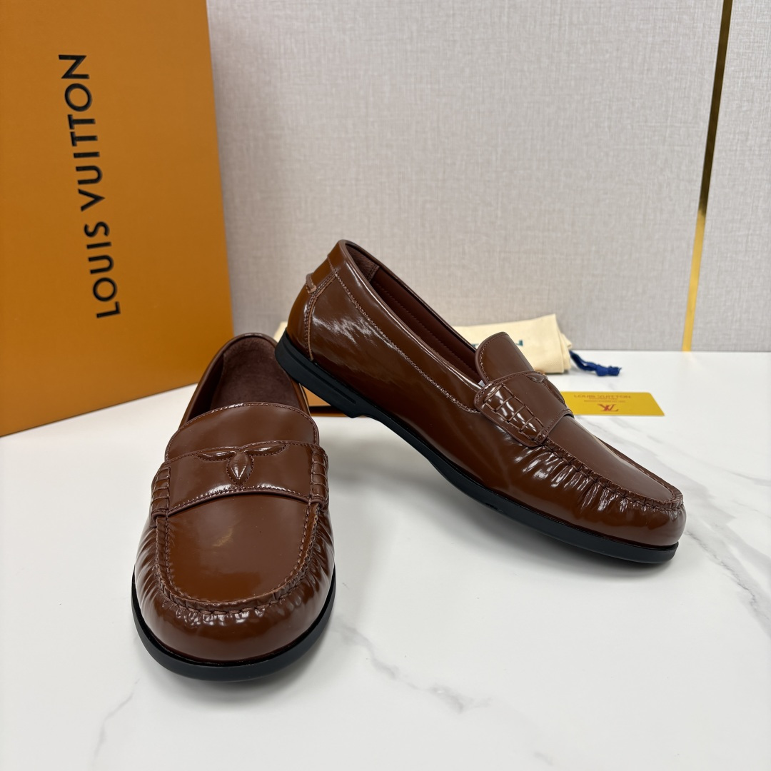 💋💍L 家新品 LOU*S  VUITTO*  新品男士休闲乐福鞋    甄选进口开边珠牛皮/反绒牛皮制