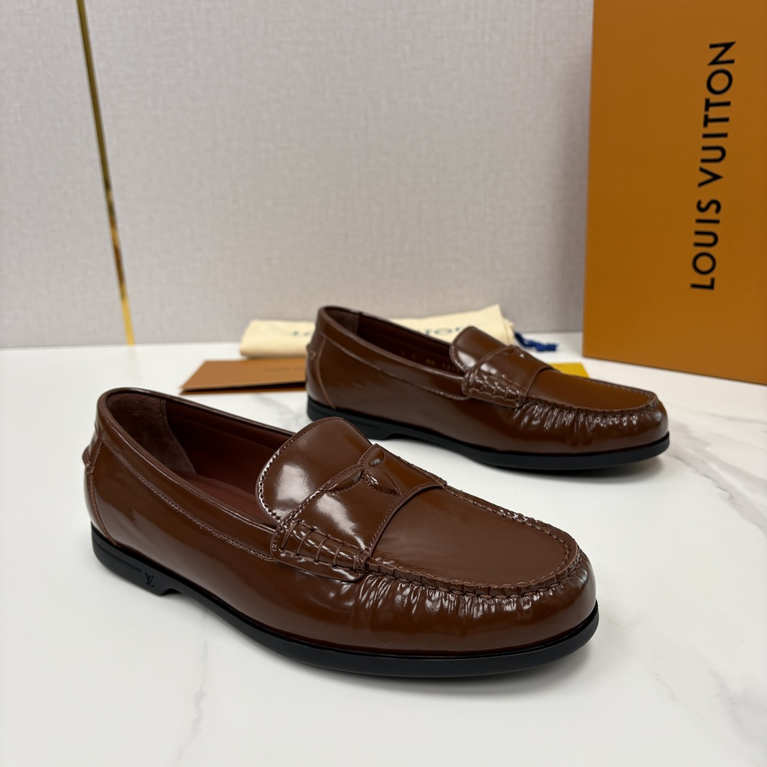 💋💍L 家新品 LOU*S  VUITTO*  新品男士休闲乐福鞋    甄选进口开边珠牛皮/反绒牛皮制