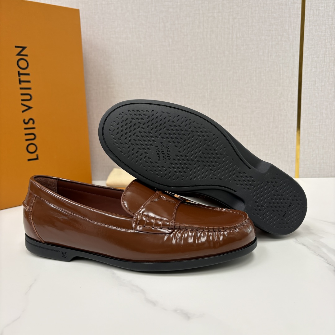 💋💍L 家新品 LOU*S  VUITTO*  新品男士休闲乐福鞋    甄选进口开边珠牛皮/反绒牛皮制