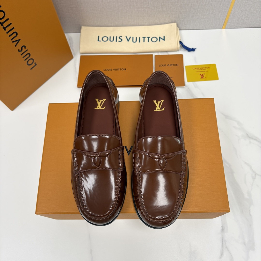 💋💍L 家新品 LOU*S  VUITTO*  新品男士休闲乐福鞋    甄选进口开边珠牛皮/反绒牛皮制