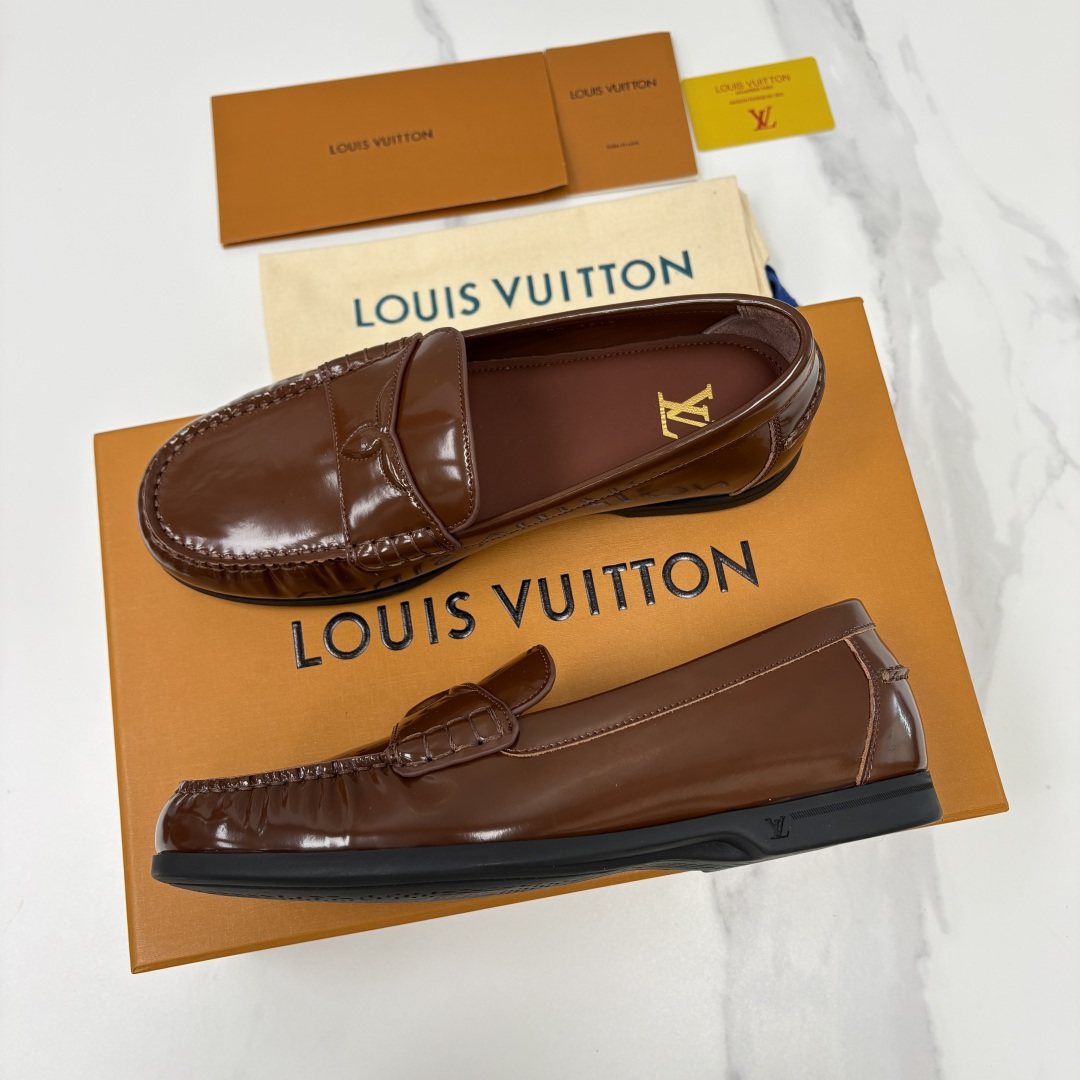 💋💍L 家新品 LOU*S  VUITTO*  新品男士休闲乐福鞋    甄选进口开边珠牛皮/反绒牛皮制