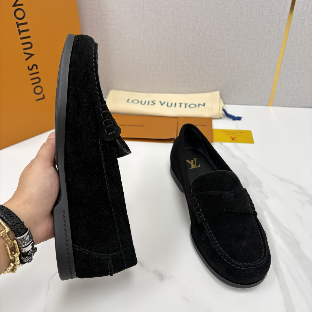 💋💍L 家新品 LOU*S  VUITTO*  新品男士休闲乐福鞋    甄选进口开边珠牛皮/反绒牛皮制