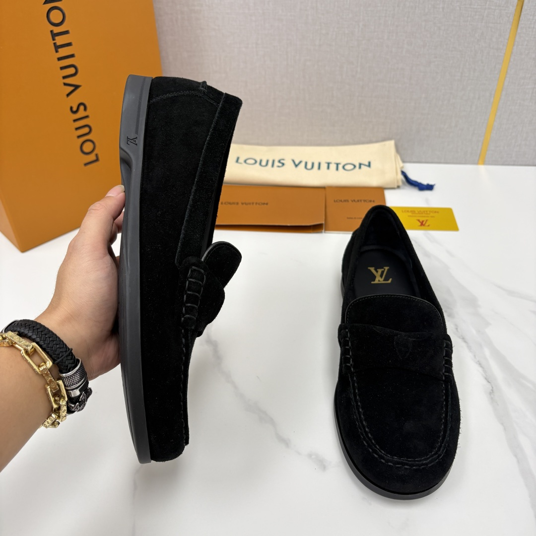 💋💍L 家新品 LOU*S  VUITTO*  新品男士休闲乐福鞋    甄选进口开边珠牛皮/反绒牛皮制