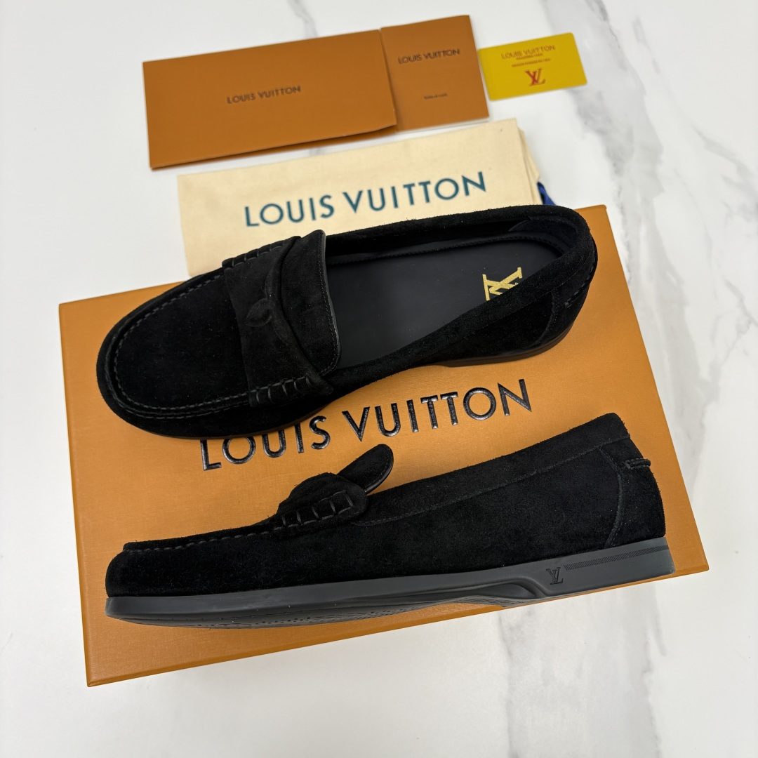 💋💍L 家新品 LOU*S  VUITTO*  新品男士休闲乐福鞋    甄选进口开边珠牛皮/反绒牛皮制