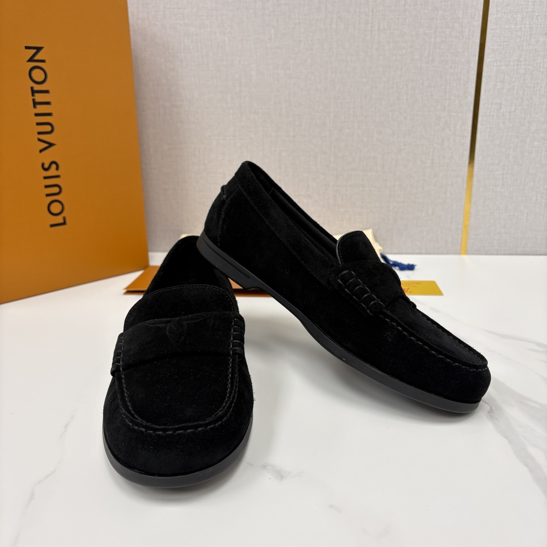 💋💍L 家新品 LOU*S  VUITTO*  新品男士休闲乐福鞋    甄选进口开边珠牛皮/反绒牛皮制