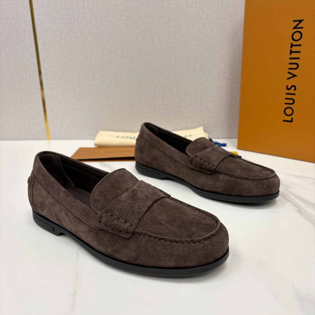 💋💍L 家新品 LOU*S  VUITTO*  新品男士休闲乐福鞋    甄选进口开边珠牛皮/反绒牛皮制