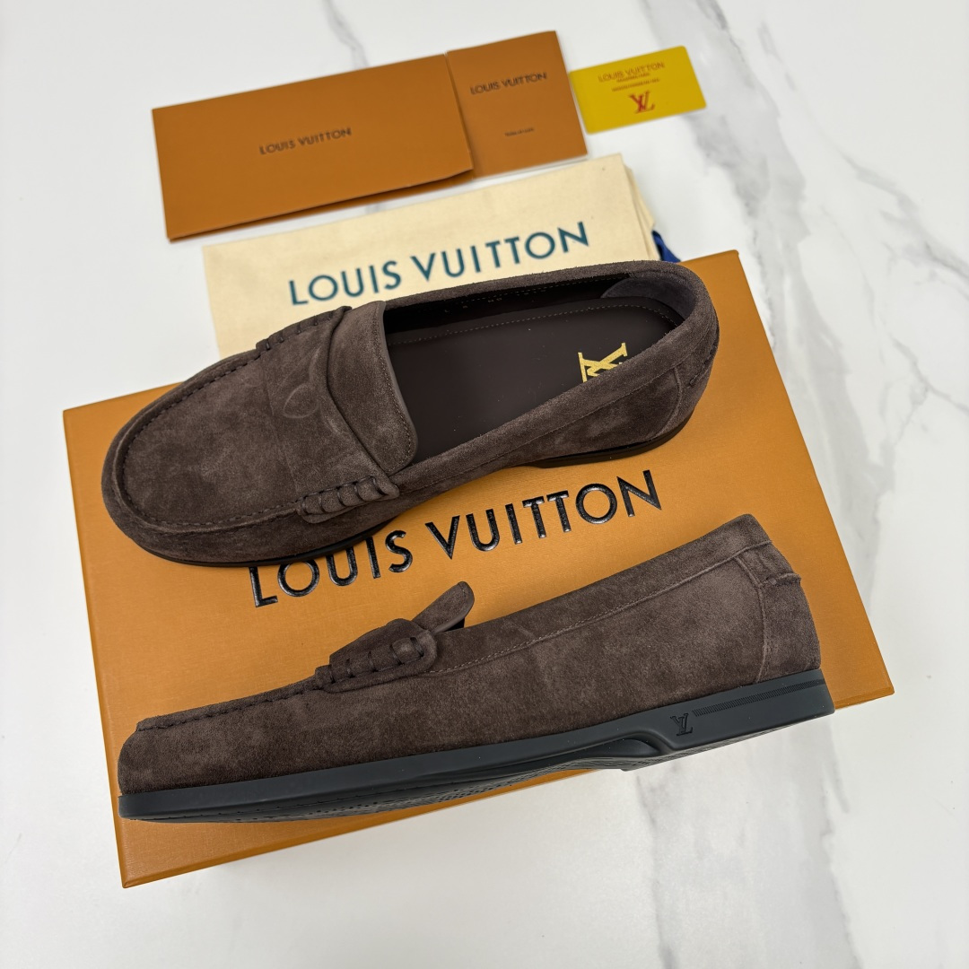 💋💍L 家新品 LOU*S  VUITTO*  新品男士休闲乐福鞋    甄选进口开边珠牛皮/反绒牛皮制