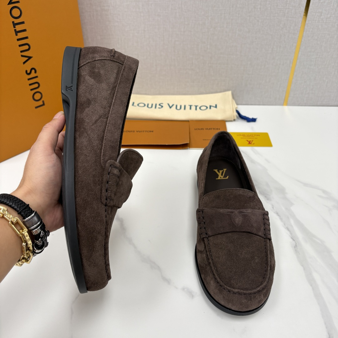 💋💍L 家新品 LOU*S  VUITTO*  新品男士休闲乐福鞋    甄选进口开边珠牛皮/反绒牛皮制