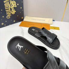 💋💍L家夏季新品 路易-威登 L*V PORTOFINO 凉拖 将法式奢华与夏日休闲完美 💋💍L家夏季新品 路易-威登 L*V PORTOFINO 凉拖 将法式奢华与夏日休闲完美