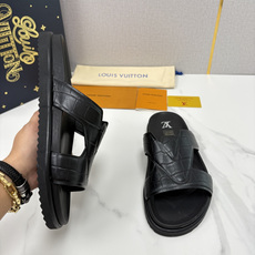 💋💍L家夏季新品 路易-威登 L*V PORTOFINO 凉拖 将法式奢华与夏日休闲完美 💋💍L家夏季新品 路易-威登 L*V PORTOFINO 凉拖 将法式奢华与夏日休闲完美