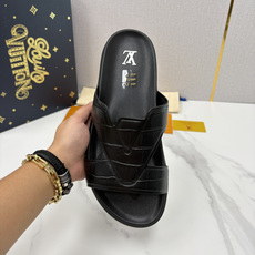 💋💍L家夏季新品 路易-威登 L*V PORTOFINO 凉拖 将法式奢华与夏日休闲完美 💋💍L家夏季新品 路易-威登 L*V PORTOFINO 凉拖 将法式奢华与夏日休闲完美
