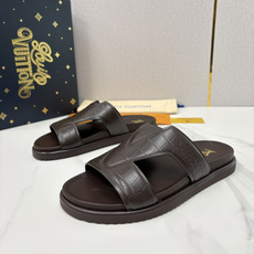 💋💍L家夏季新品 路易-威登 L*V PORTOFINO 凉拖 将法式奢华与夏日休闲完美 💋💍L家夏季新品 路易-威登 L*V PORTOFINO 凉拖 将法式奢华与夏日休闲完美