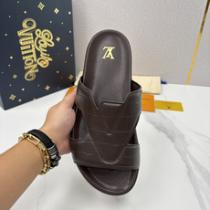 💋💍L家夏季新品 路易-威登 L*V PORTOFINO 凉拖 将法式奢华与夏日休闲完美 💋💍L家夏季新品 路易-威登 L*V PORTOFINO 凉拖 将法式奢华与夏日休闲完美