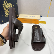 💋💍L家夏季新品 路易-威登 L*V PORTOFINO 凉拖 将法式奢华与夏日休闲完美 💋💍L家夏季新品 路易-威登 L*V PORTOFINO 凉拖 将法式奢华与夏日休闲完美