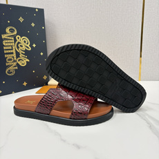 💋💍L家夏季新品 路易-威登 L*V PORTOFINO 凉拖 将法式奢华与夏日休闲完美 💋💍L家夏季新品 路易-威登 L*V PORTOFINO 凉拖 将法式奢华与夏日休闲完美