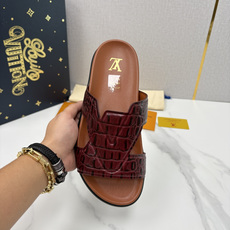 💋💍L家夏季新品 路易-威登 L*V PORTOFINO 凉拖 将法式奢华与夏日休闲完美 💋💍L家夏季新品 路易-威登 L*V PORTOFINO 凉拖 将法式奢华与夏日休闲完美