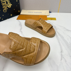 💋💍L家夏季新品 路易-威登 L*V PORTOFINO 凉拖 将法式奢华与夏日休闲完美 💋💍L家夏季新品 路易-威登 L*V PORTOFINO 凉拖 将法式奢华与夏日休闲完美
