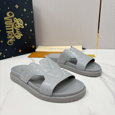 💋💍L家夏季新品 路易-威登 L*V PORTOFINO 凉拖 将法式奢华与夏日休闲完美 💋💍L家夏季新品 路易-威登 L*V PORTOFINO 凉拖 将法式奢华与夏日休闲完美