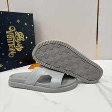 💋💍L家夏季新品 路易-威登 L*V PORTOFINO 凉拖 将法式奢华与夏日休闲完美 💋💍L家夏季新品 路易-威登 L*V PORTOFINO 凉拖 将法式奢华与夏日休闲完美