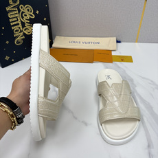 💋💍L家夏季新品 路易-威登 L*V PORTOFINO 凉拖 将法式奢华与夏日休闲完美 💋💍L家夏季新品 路易-威登 L*V PORTOFINO 凉拖 将法式奢华与夏日休闲完美